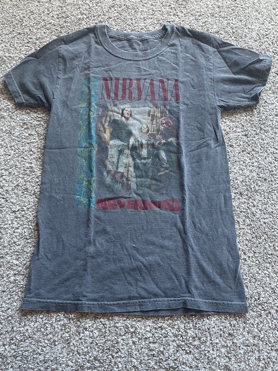 NIRVANA Tops - Nirvana‎ Graphic Band Tee Nevermind Album Grey XS